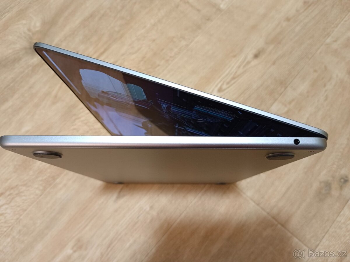 Apple A2681, procesor M2, 8GB, 256GB SSD, rozbitý displej - 4