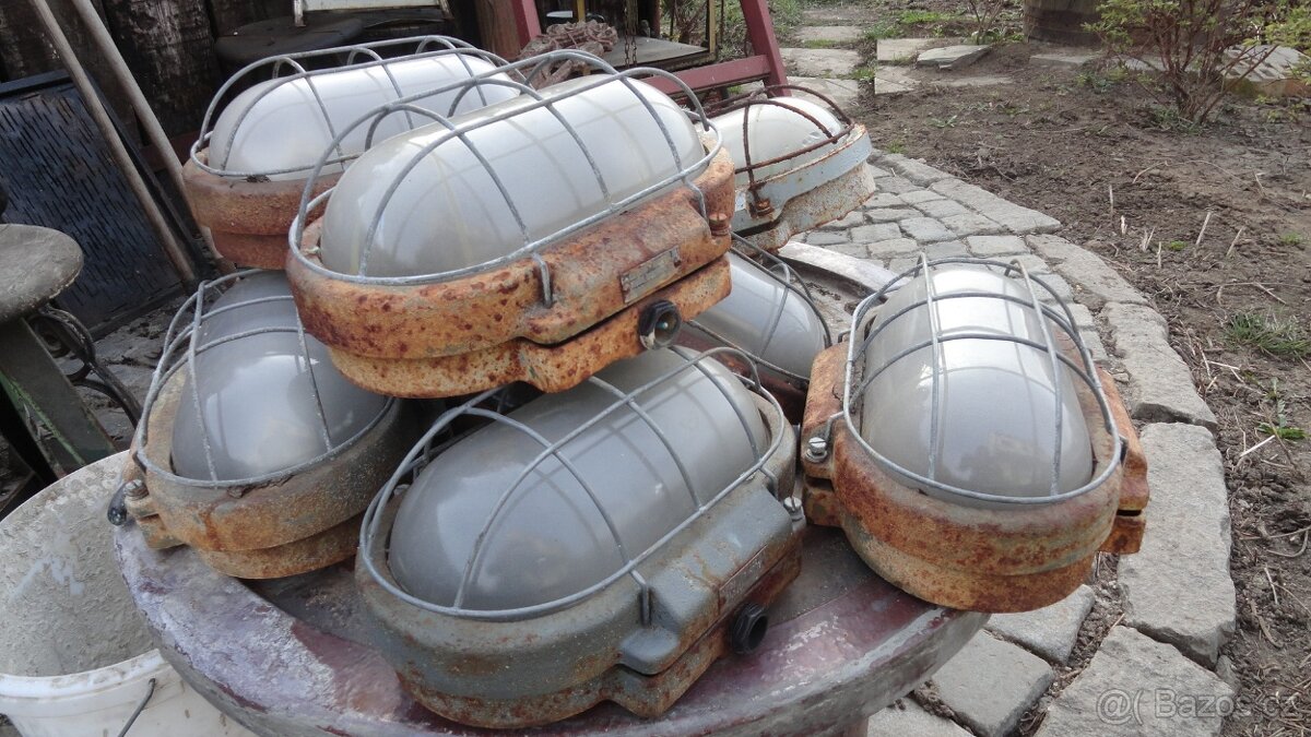 Staré industriální lampy-želva - 4