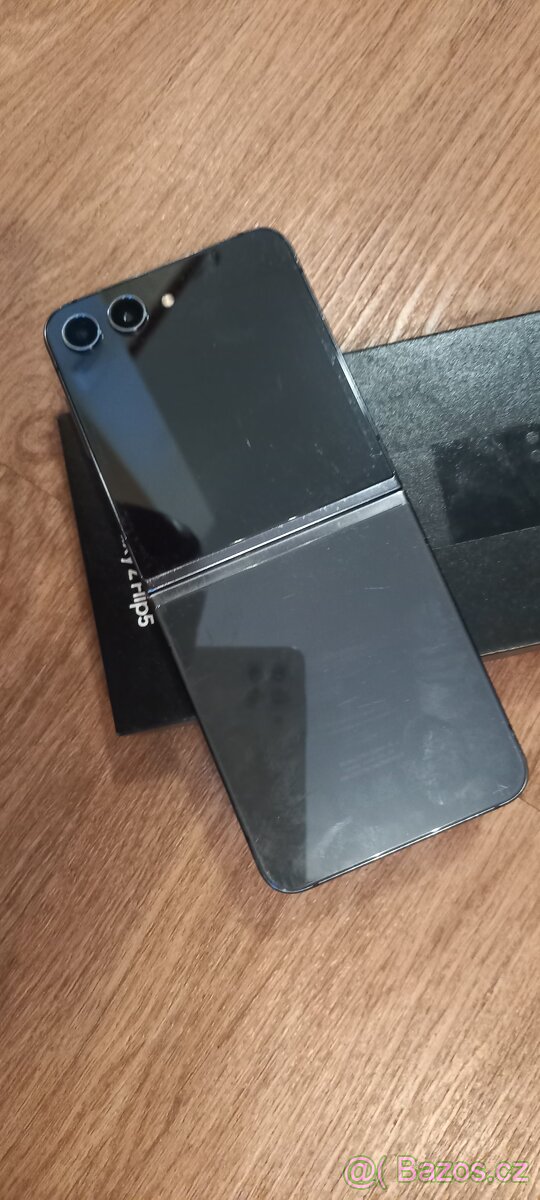 Samsung Galaxy Z Flip 5 - 4