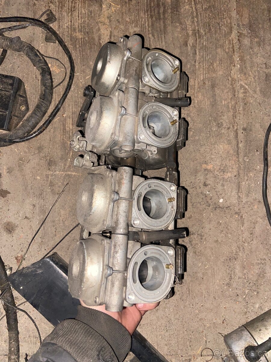 Karburatory fzr 600 - 4