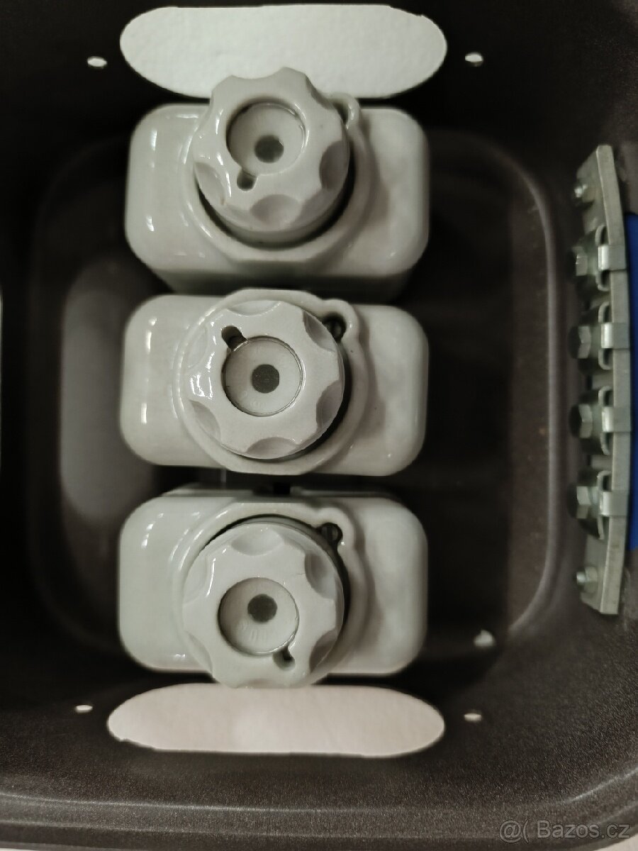 Pojistková skříň 500V 63A na porcelánové pojistky - 4