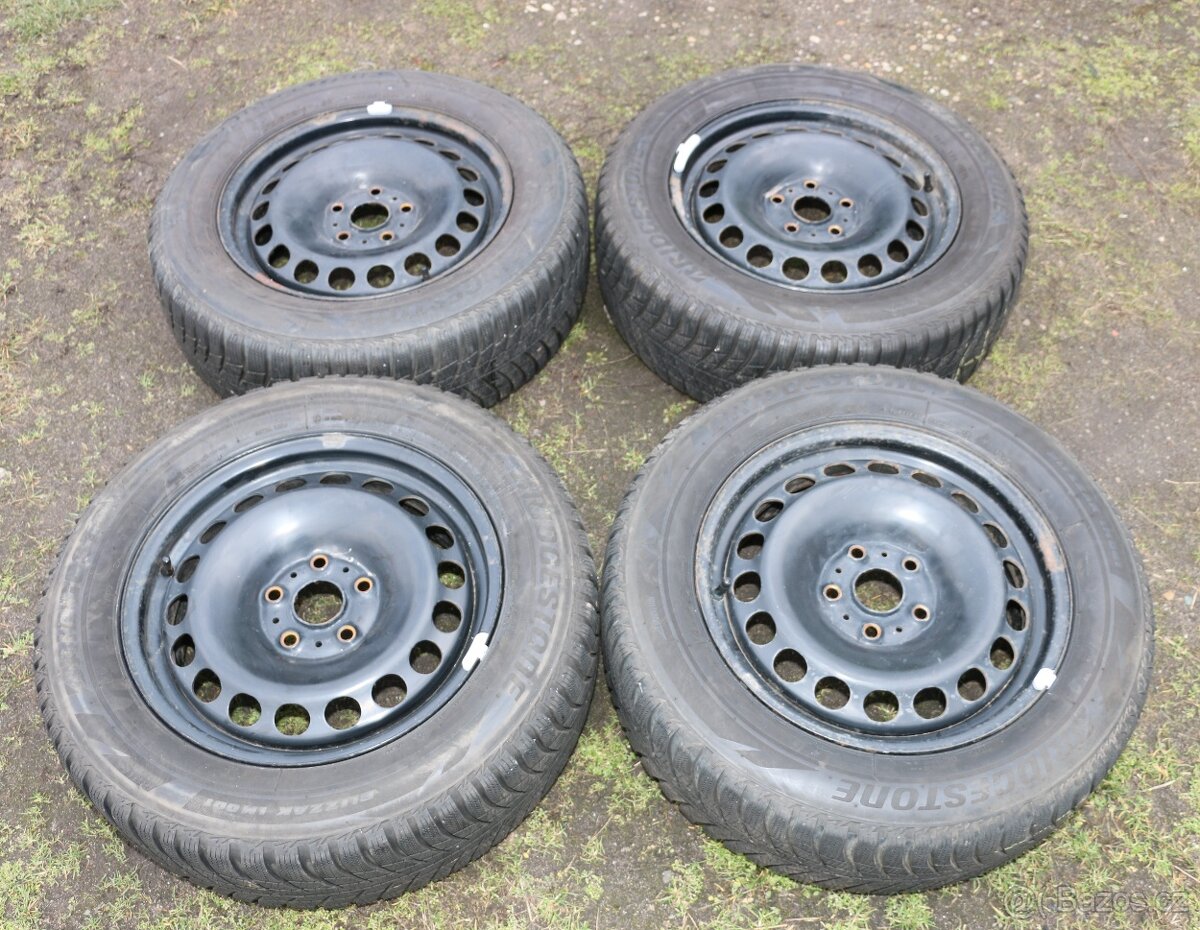 Plechový disk VW Škoda zimní pneu Bridgestone 215/60 R16 - 4