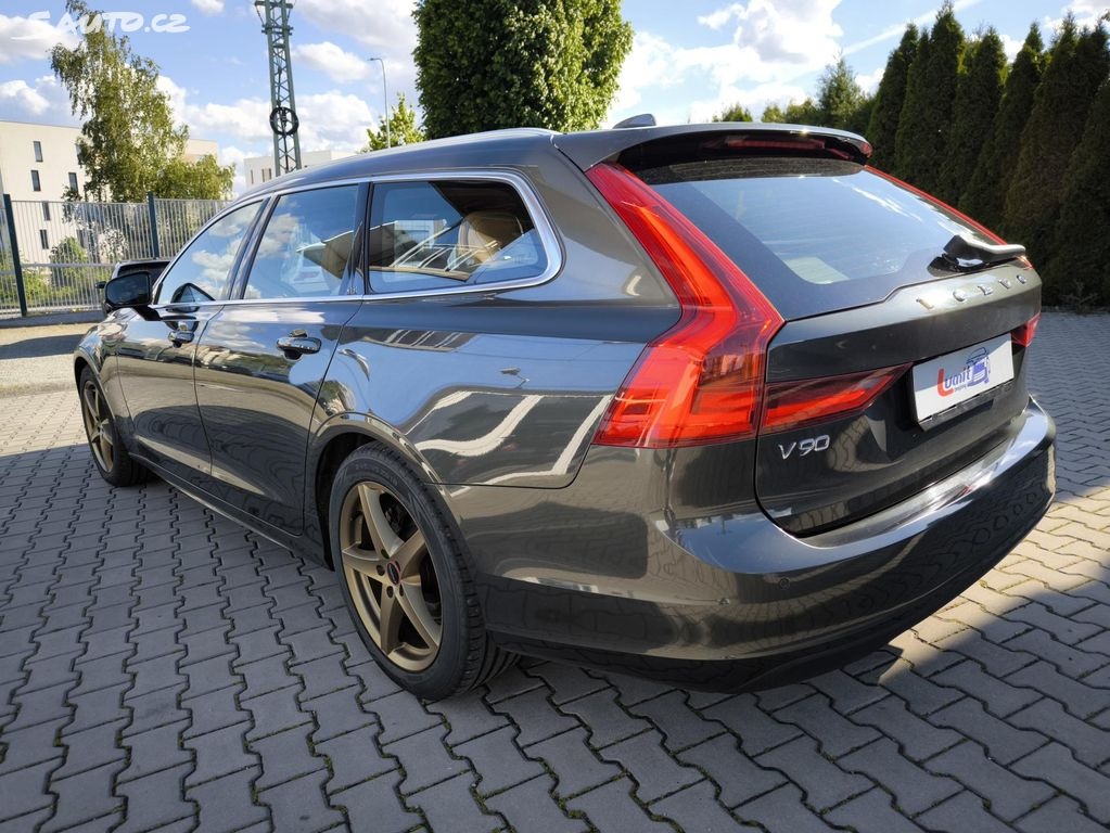 Volvo V90, 2.0 D3 Momentum Pro ODPOČET - 4