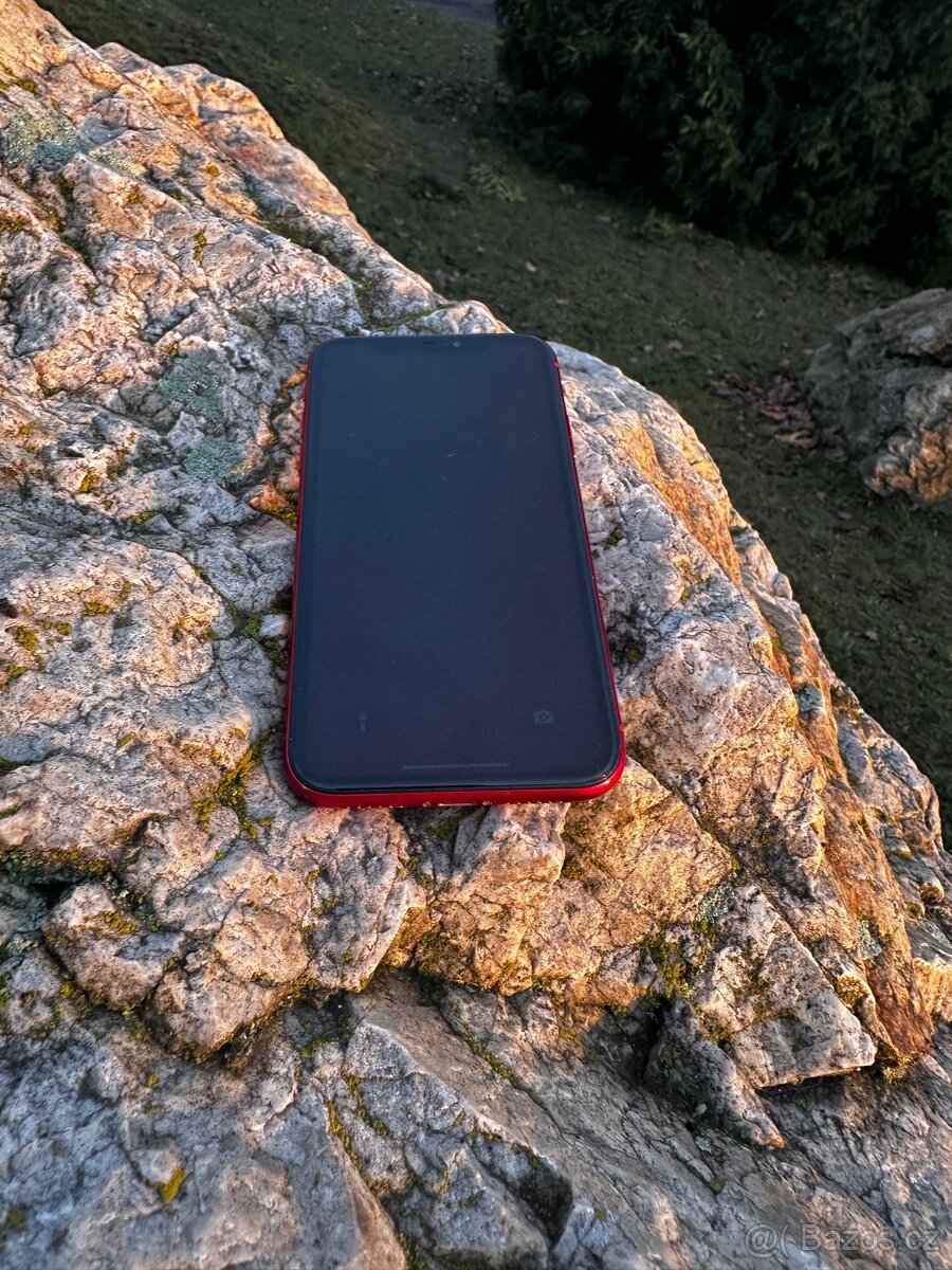 iPhone XR Red - 4