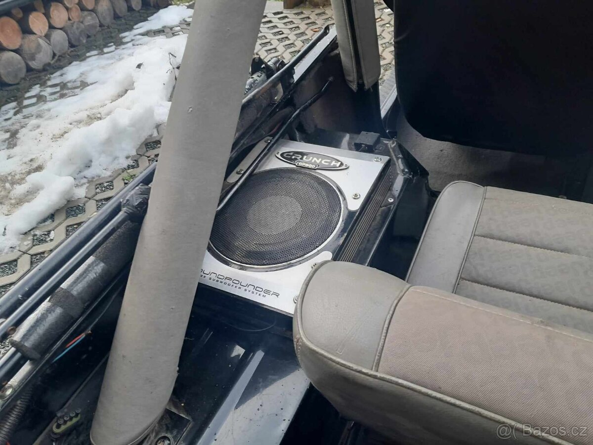Jeep wrangler 2,5 benzín