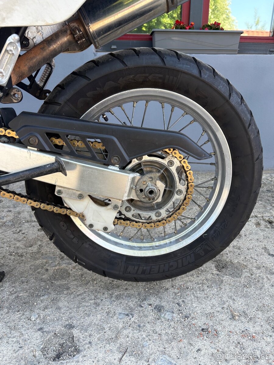 Suzuki DR 650 SE