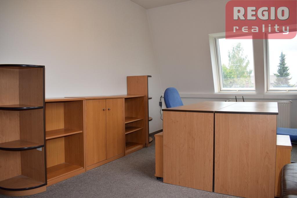 Pronájem kanceláři - 15,9 m2 včetně nábytku v Třinci ul.Kaš - 4