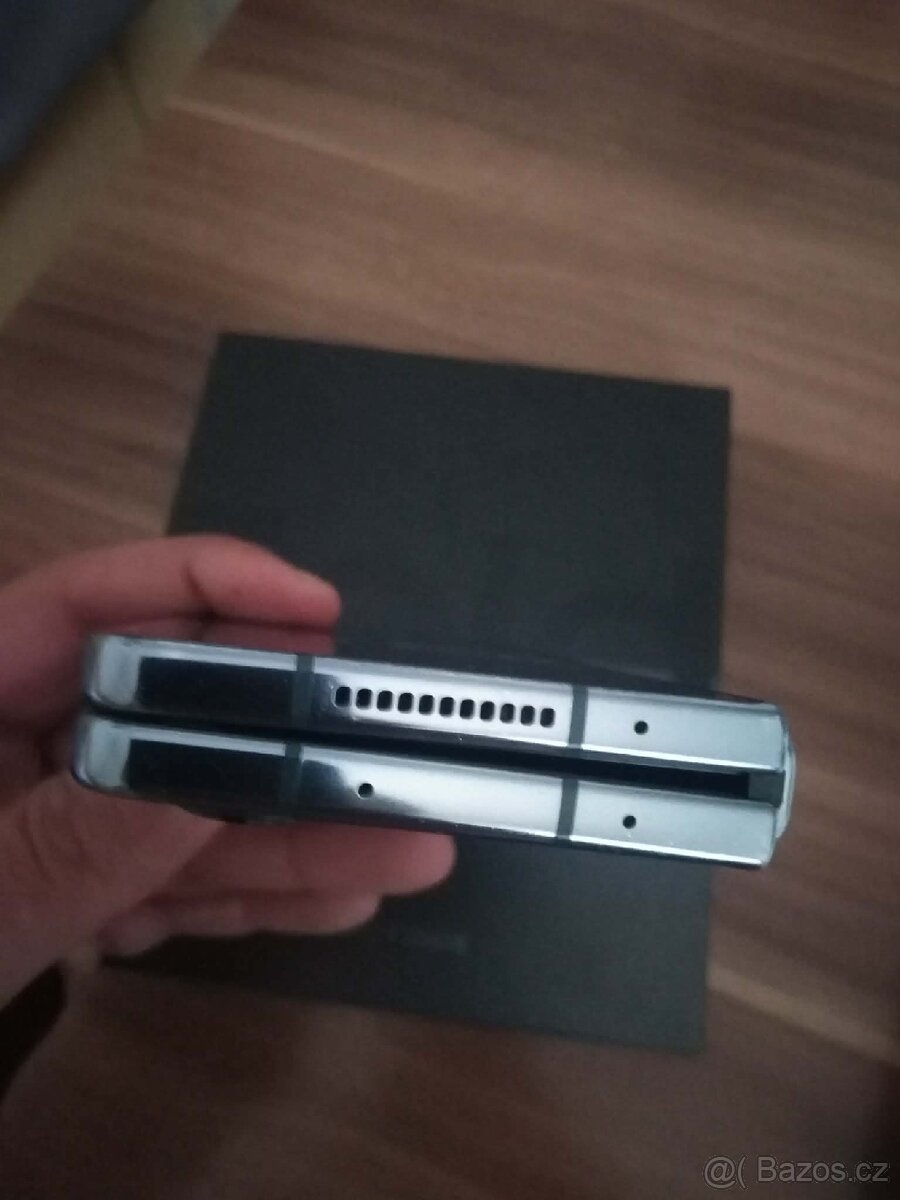 Prodám-Vyměním Samsung Galaxy Z Fold4 5G 12GB/512GB... - 4