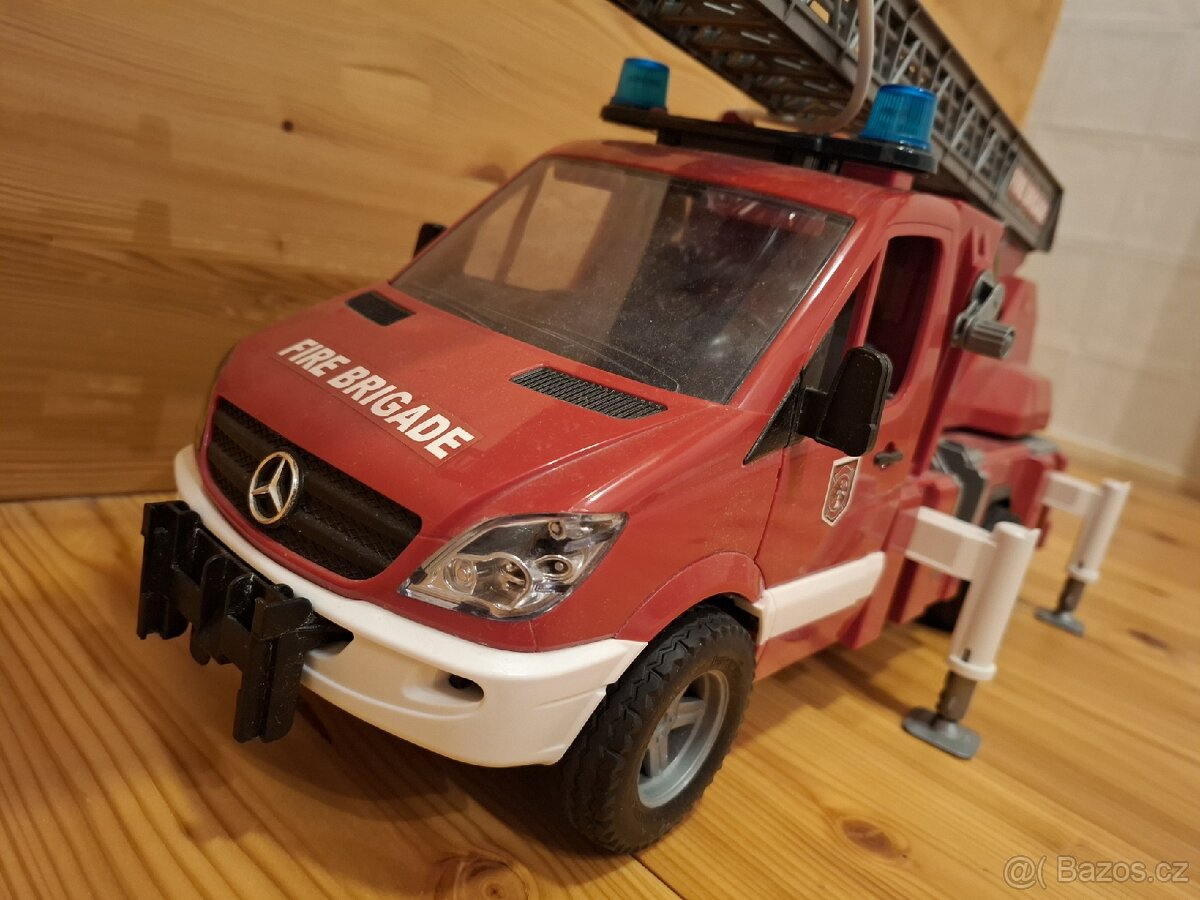 Prodám dětské hasiče vozidlo hracka - 4