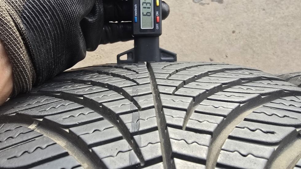 Celoroční pneu 225/45/17 Good Year - 4