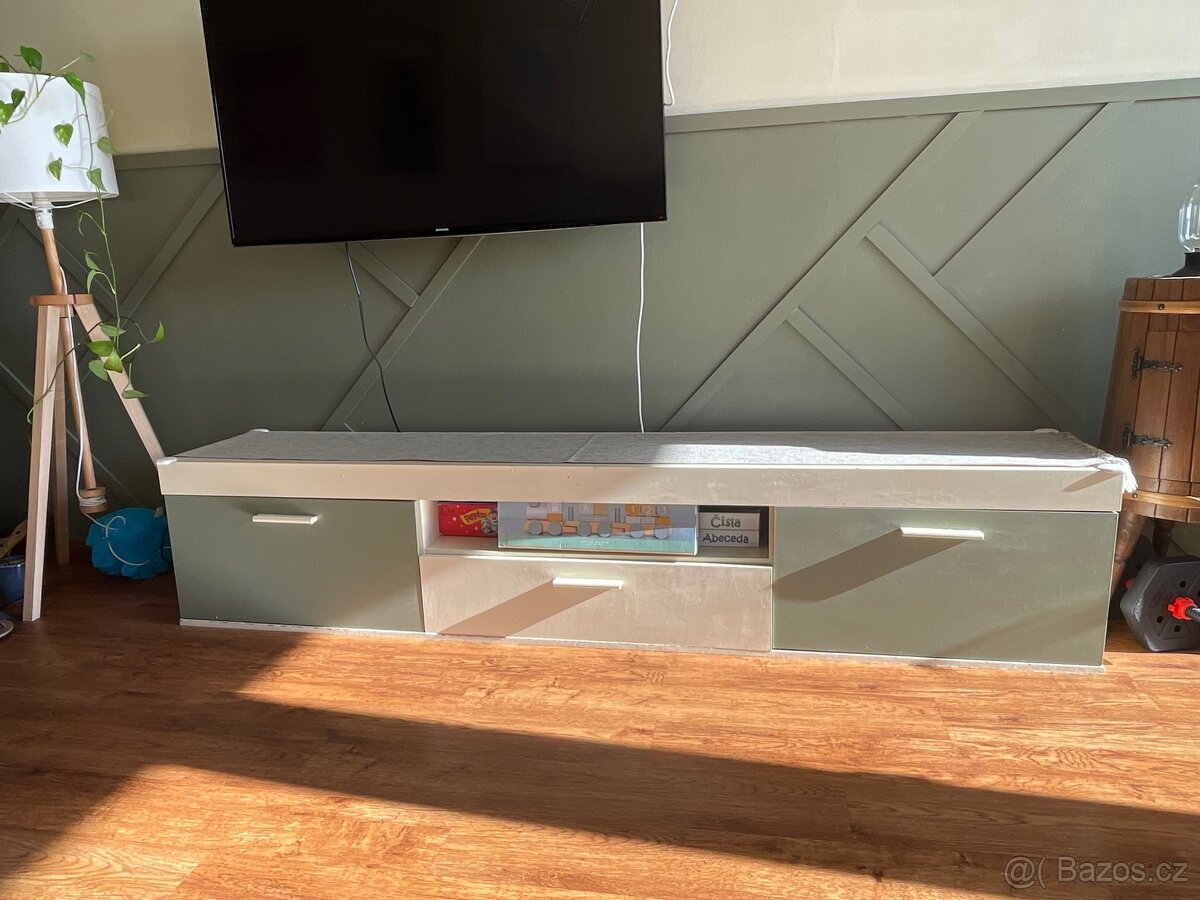 TV stolek dlouhy 210cm - 4