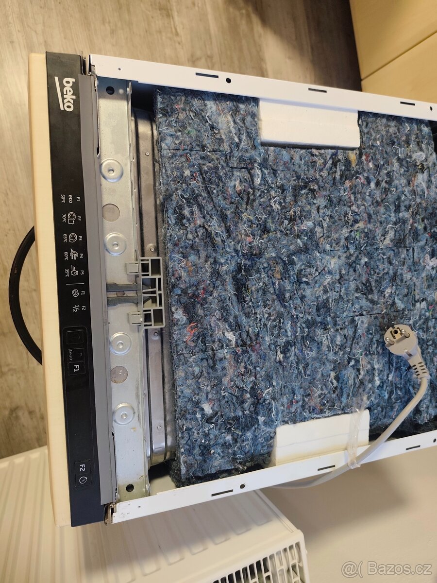 Vestavná myčka beko 45 cm - 4