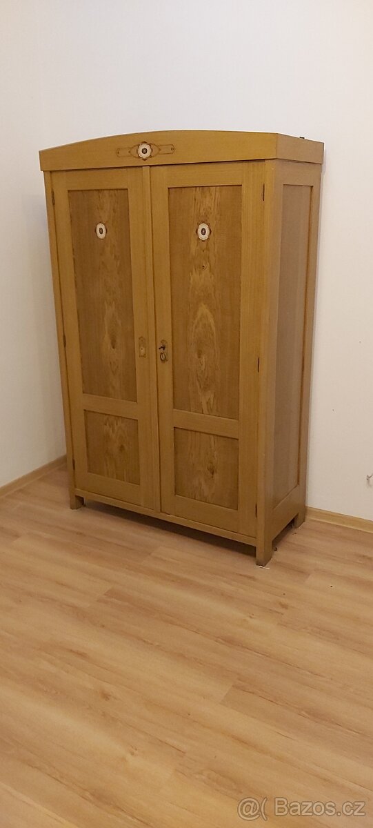 Dvě starožitné dřevěné skříně - 1930 - 4