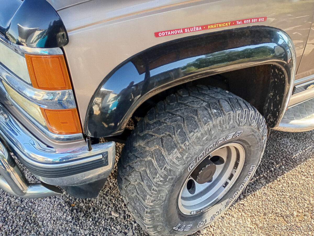 CHevrolet Suburban -DIESEL- 4x4 - 4