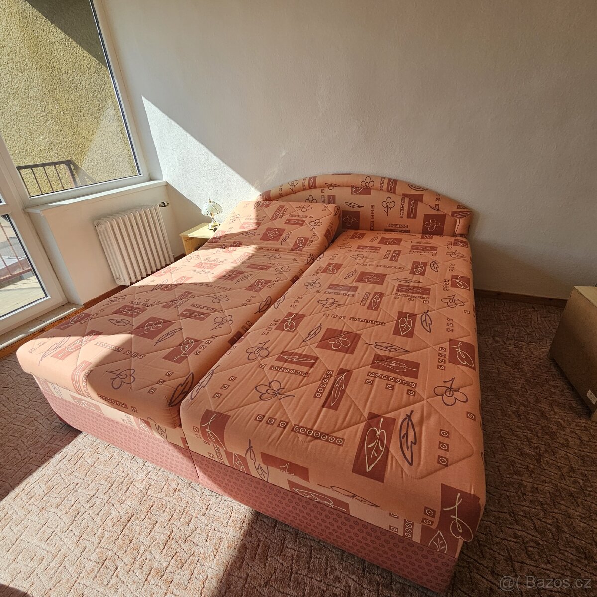 Prodám dvojlůžko s úložným prostorem - 4