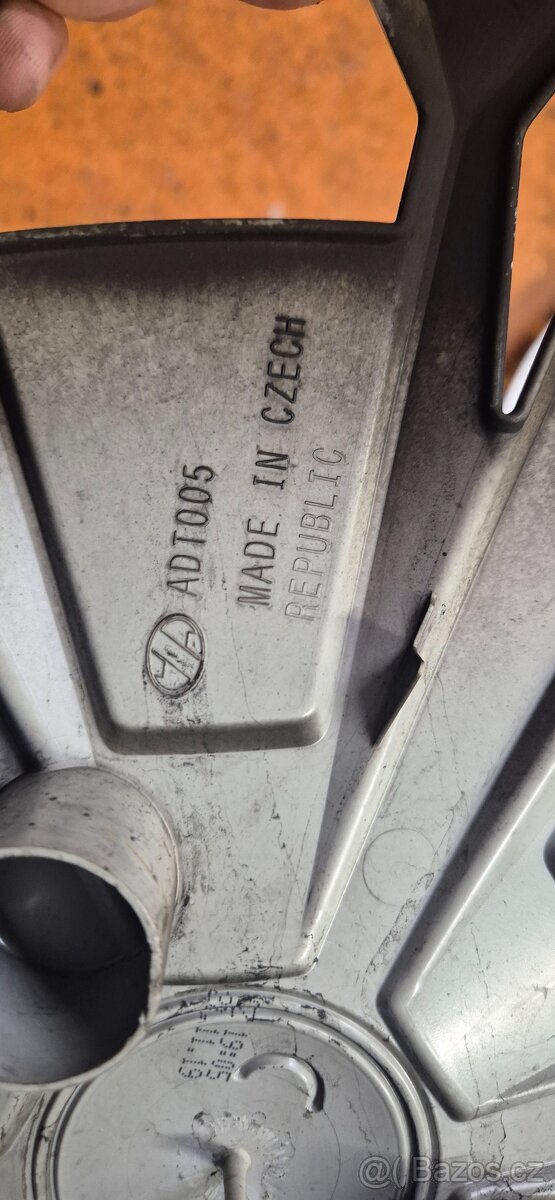 Poklice AUDI r17 - 4