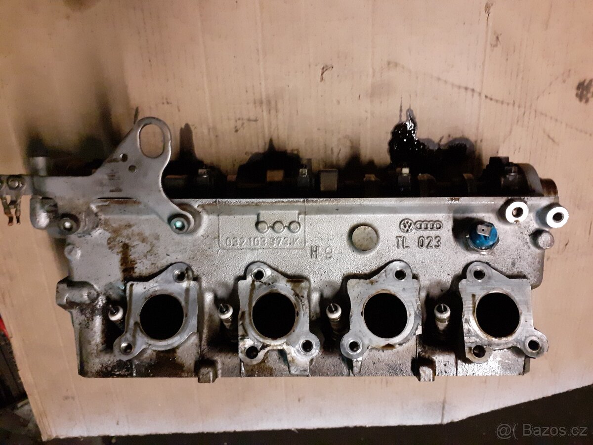 hlava motoru 032 103 373K - VW - 4