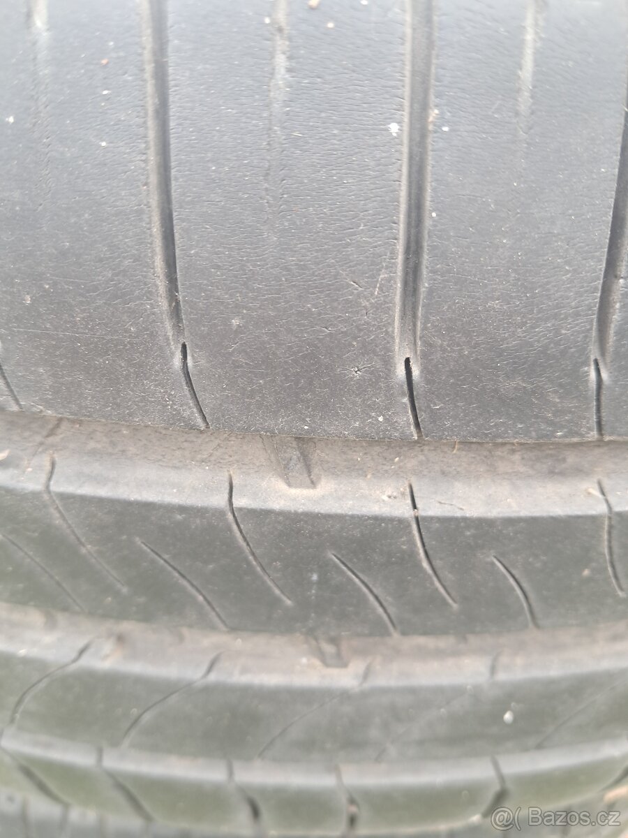 Pneu michelin 205/55/16 - 4