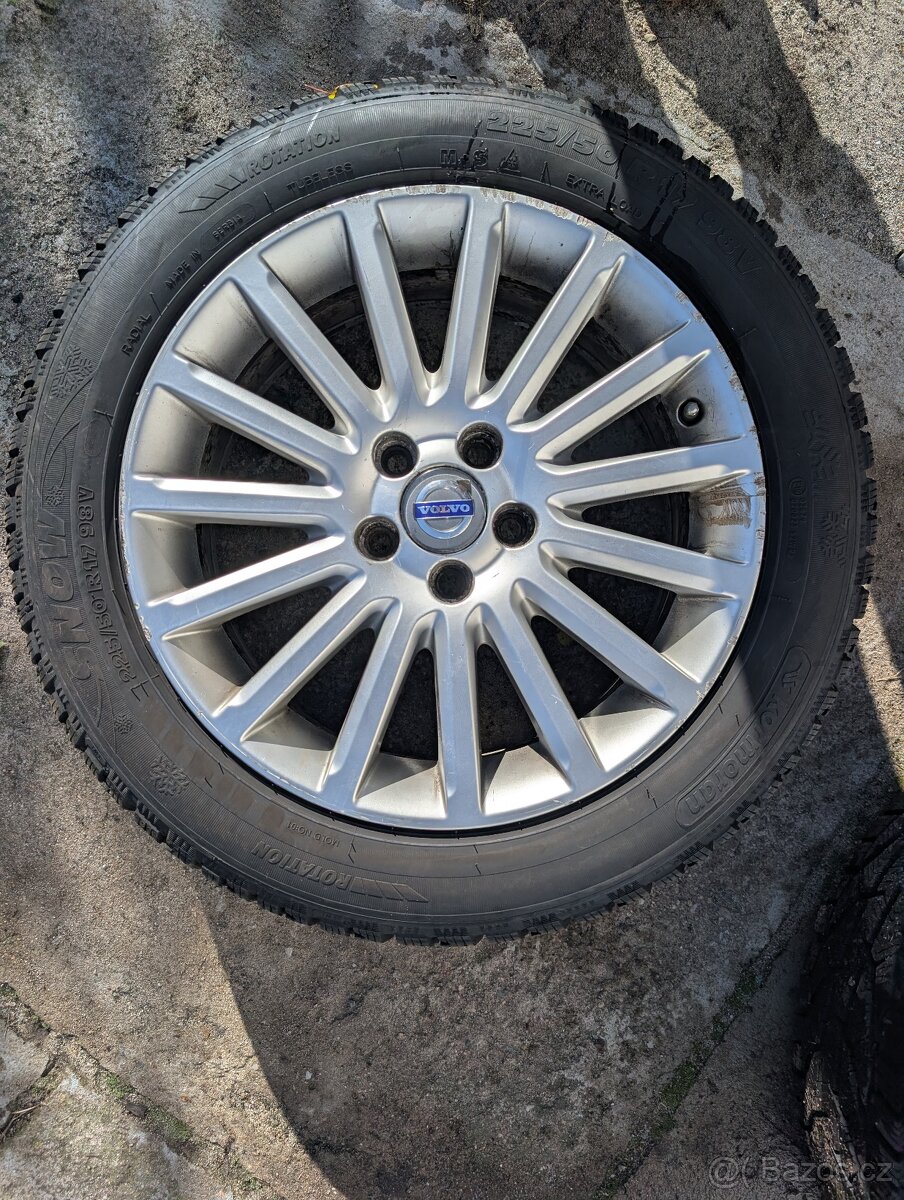 Originál Volvo zimní ALU pneu, V40CC, 17x7J, ET50, 225/50 - 4
