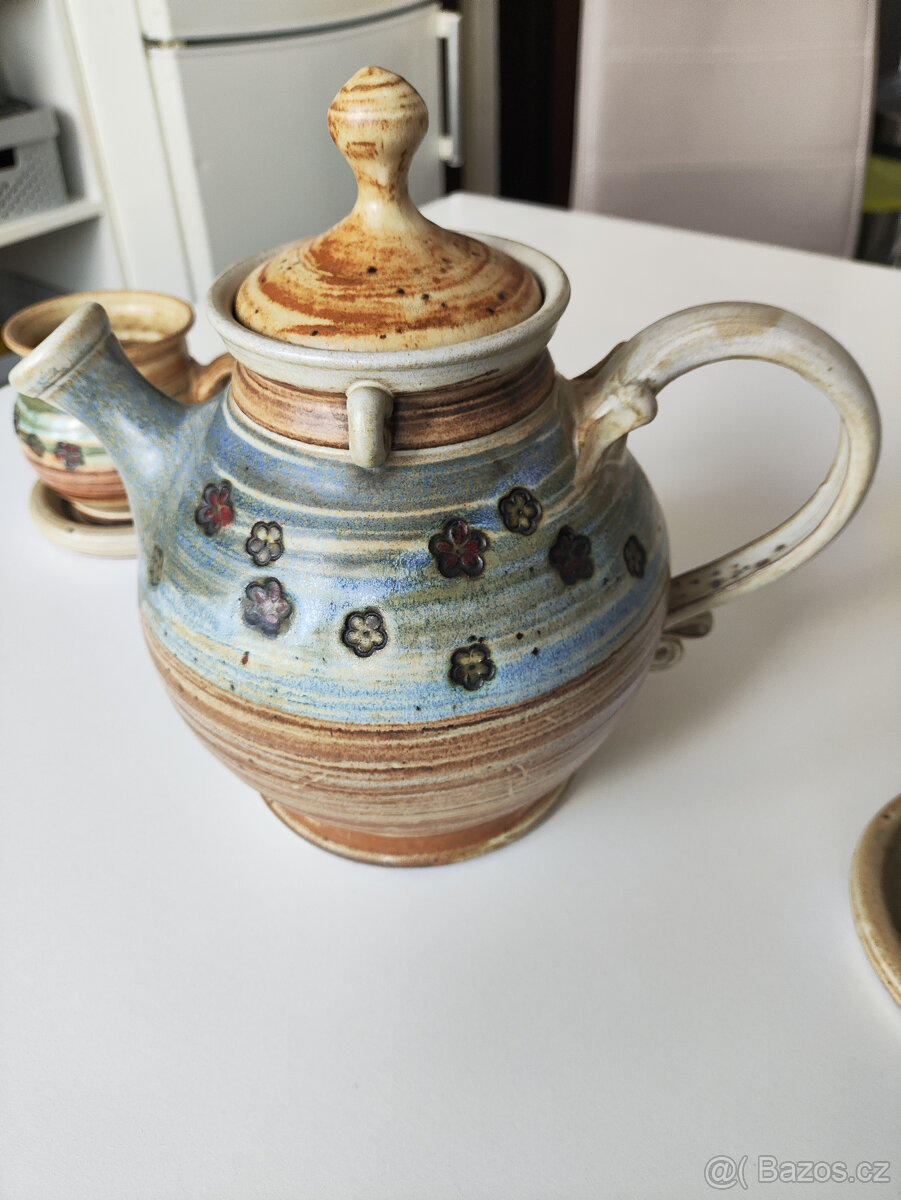 Nádherná keramická sada - konvice + 2 hrnky s podšálky - 4