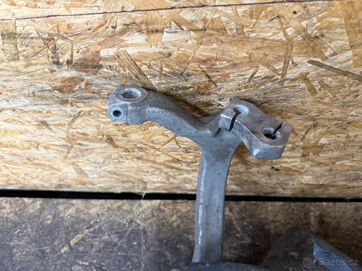 ŘEDNÍ TĚHLICE VW PHAETON/AUDI A8 4E0258M/4E0257M - 4