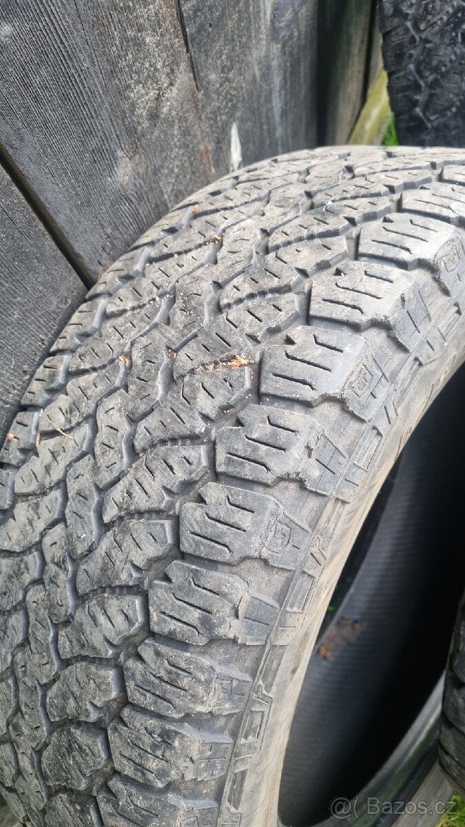 Gumy all terrain 235/55R18 - 4