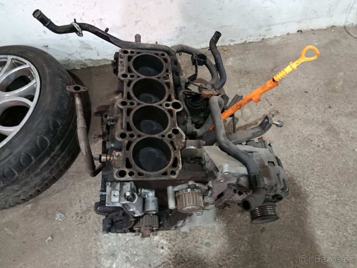 Spodek motoru 1.8t rs - 4