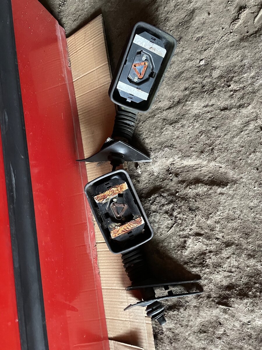 Dveře Fiat Uno Logo - 4