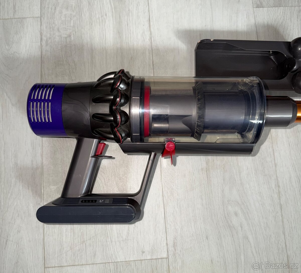 Dyson V10 Fluffy - nová baterie - 4