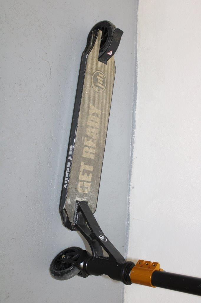 Prodám freestyle koloběžku PB Black Snake - 4