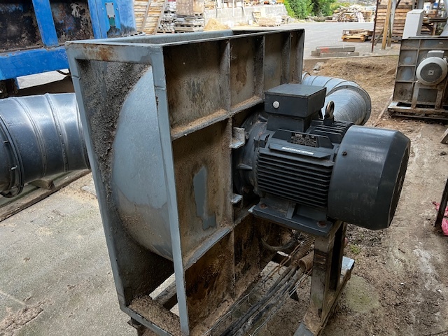 Odsávání pilin a prachu - 4