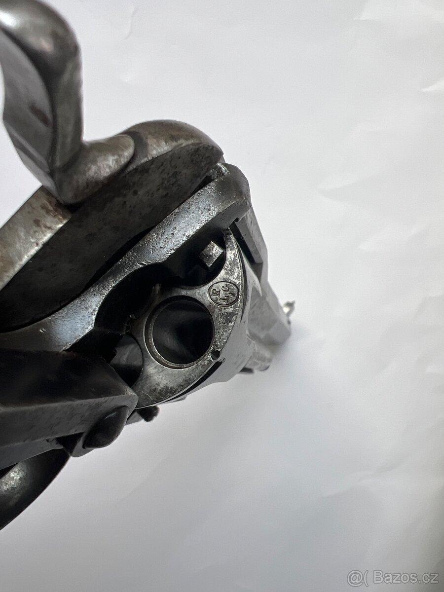 Historicky revolver 38 - 4