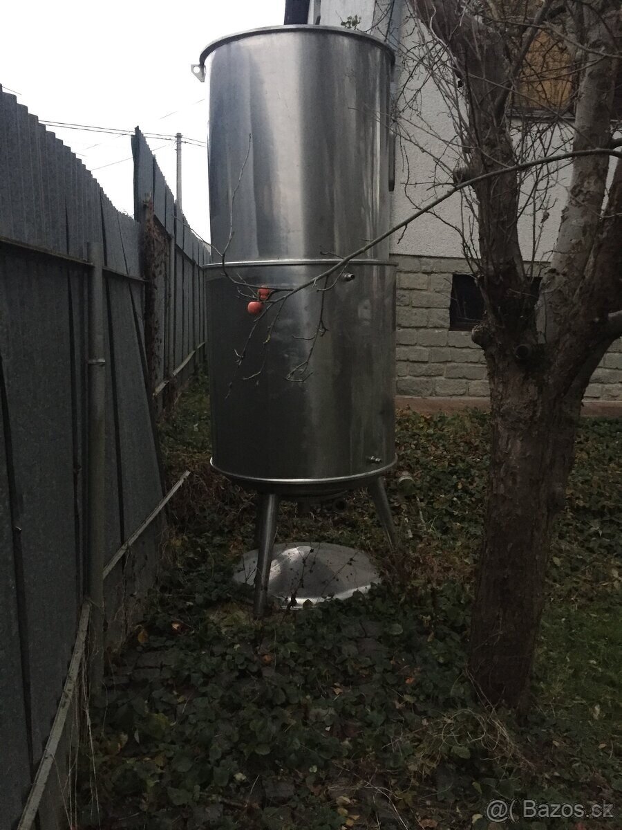 Predám nerezovú nádrž 1500l - 4