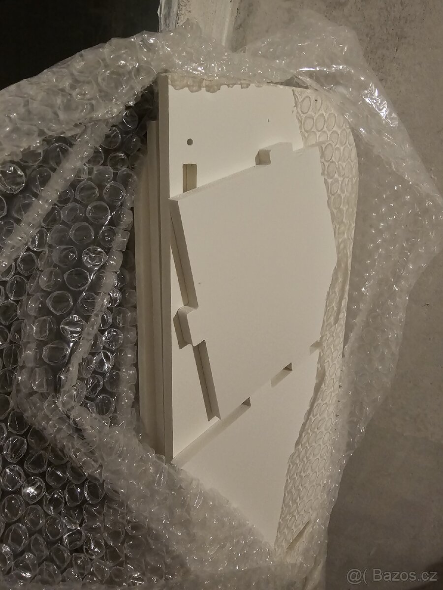 Koupelnová skříňka - 4