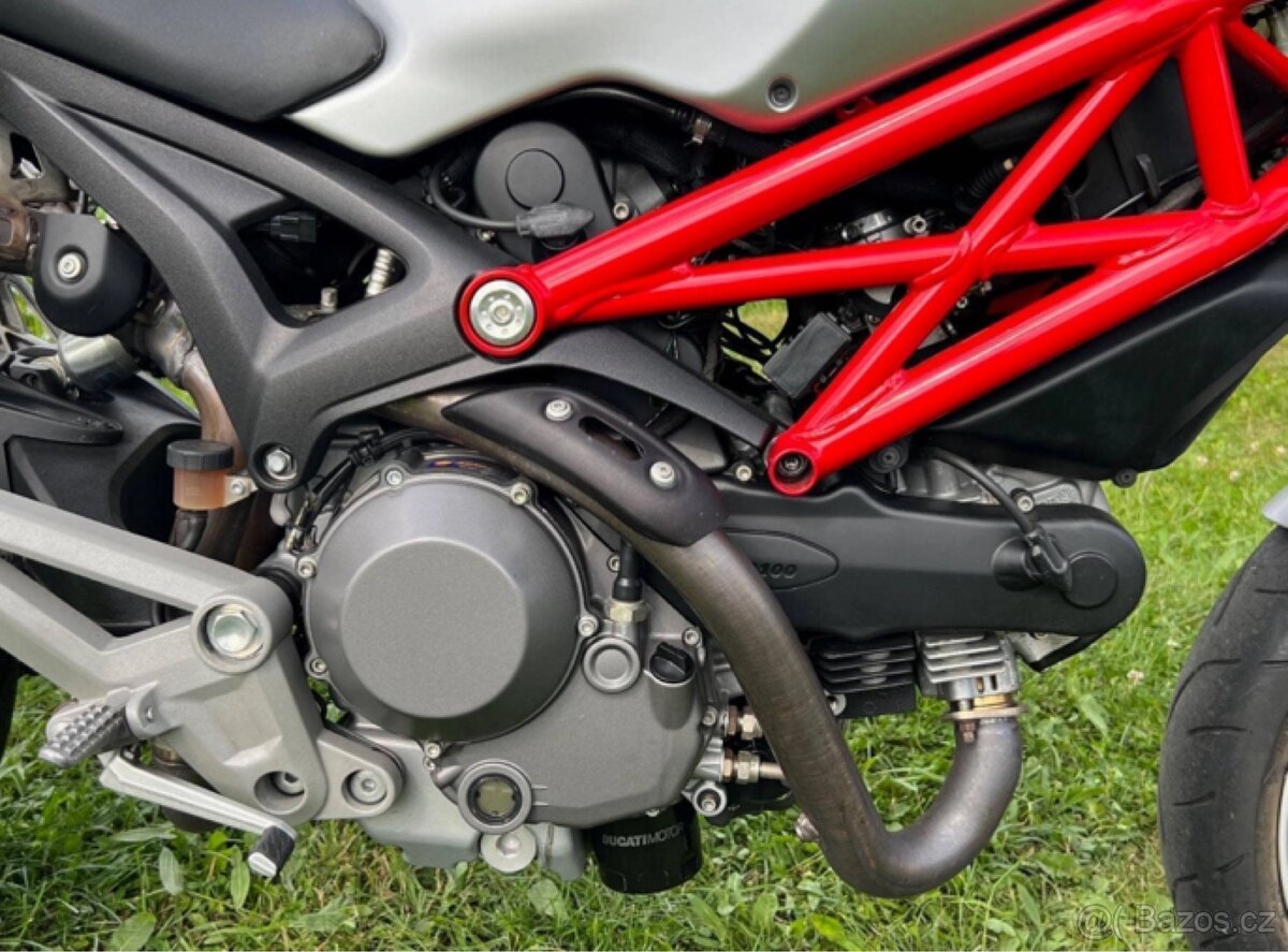Prodám DUCATI MONSTER 1100 - 4