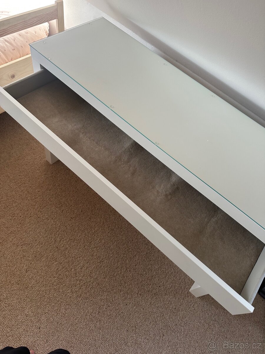 Toalení stolek Ikea malm - 4