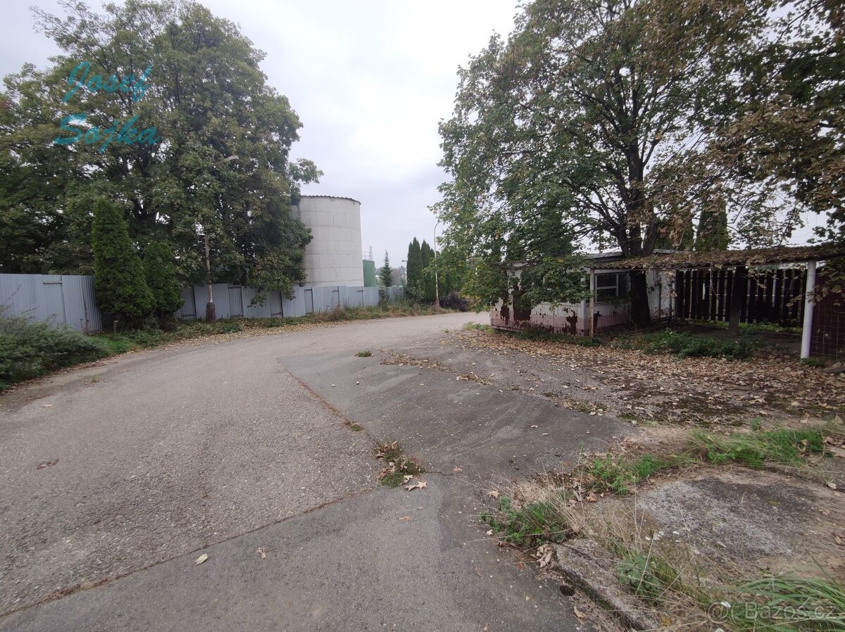 Komerční arál s 2 FVE, Tištín, 150m2 - 10829m2 - 4