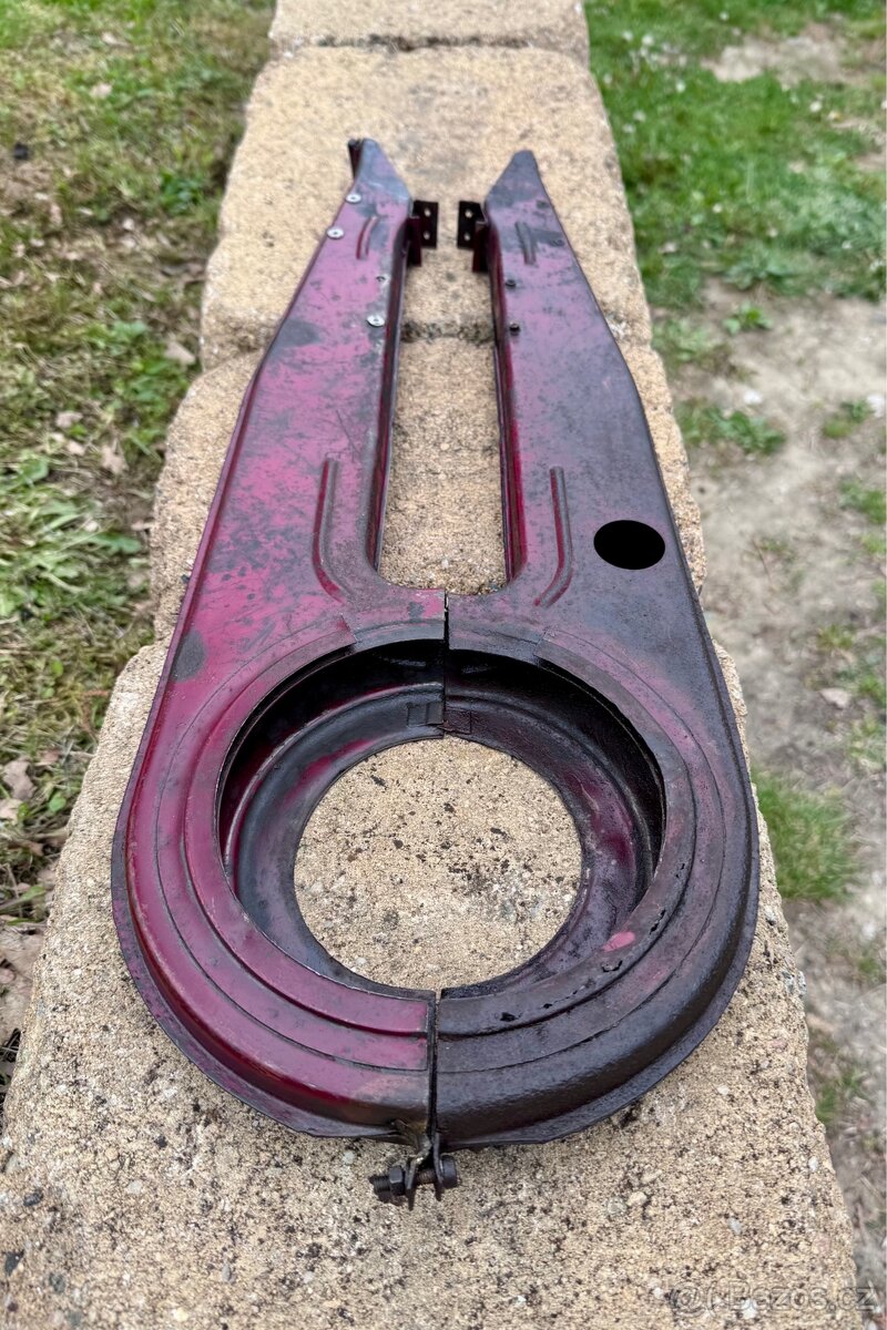 ČZ 125 175 250 - kryt řetězu - 4