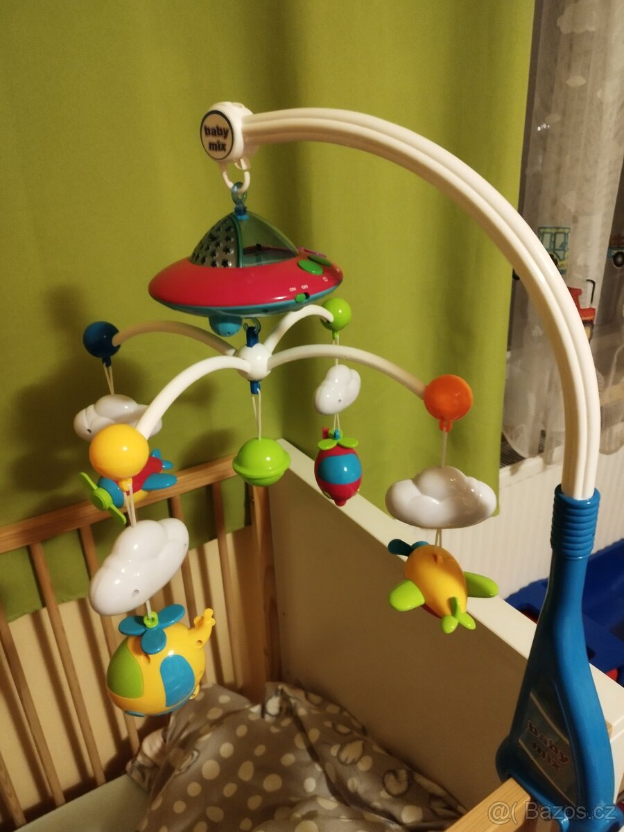 Kolotoč nad postýlku - 4