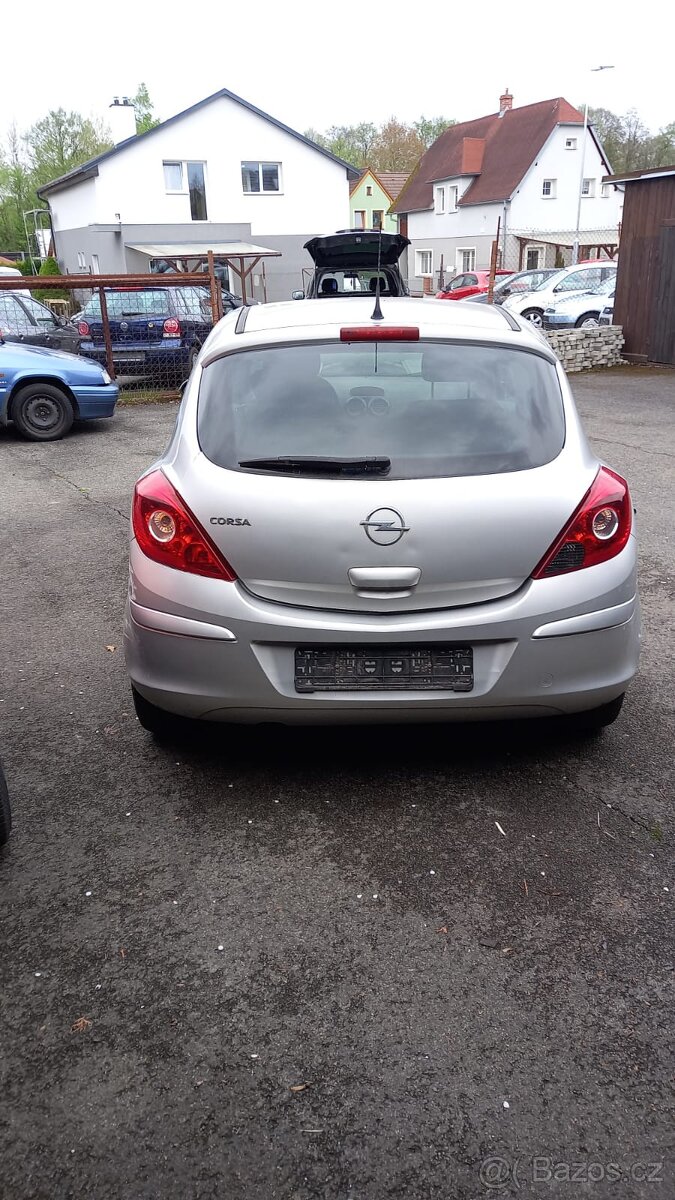 Opel Corsa 1.4 - 4