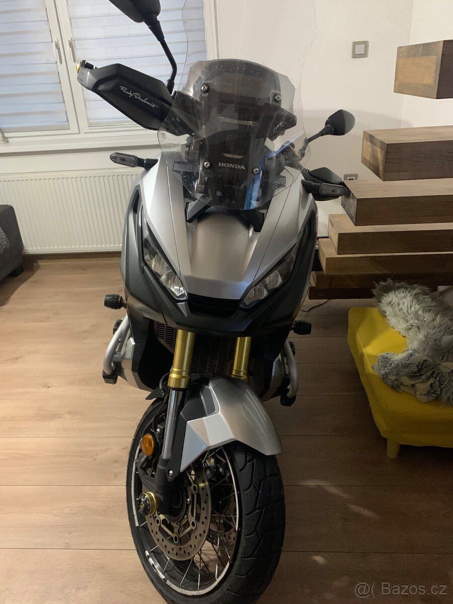 Honda x-adv 750 - 4