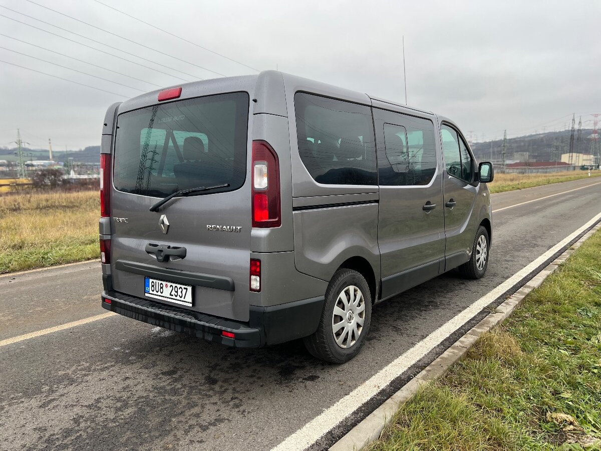 Renault trafic 8mist 2015 - 4