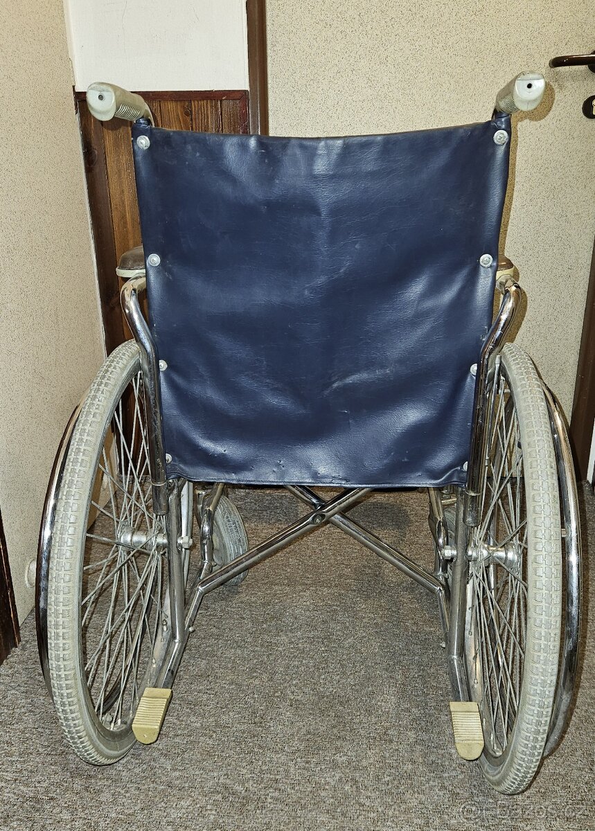 INVALIDNÍ VOZÍK - 4