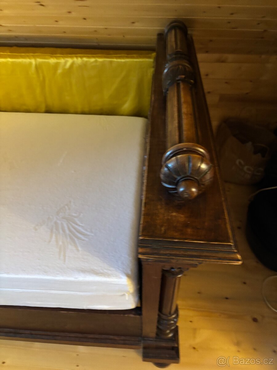 Starožitná postel s roštem a matraci - 4