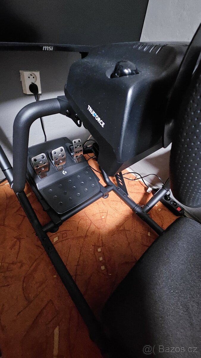 Volant s pedály a řadící pákou + Konstrukce - 4