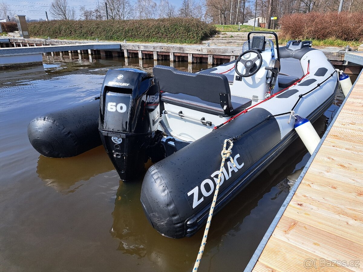 Člun ZODIAC OPEN 4.8 s lodním motorem MERCURY 60 HP - 4