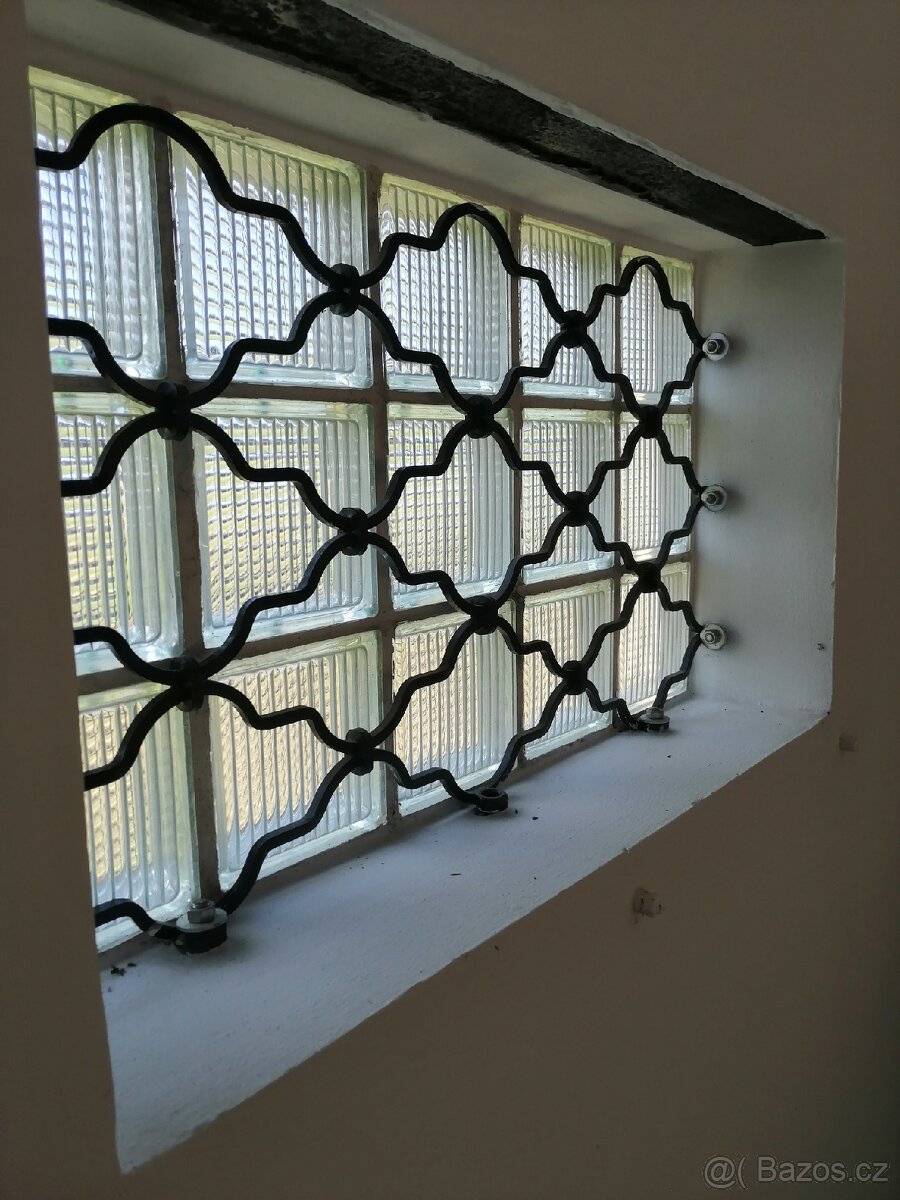 Prodám řadovou garáž - 4