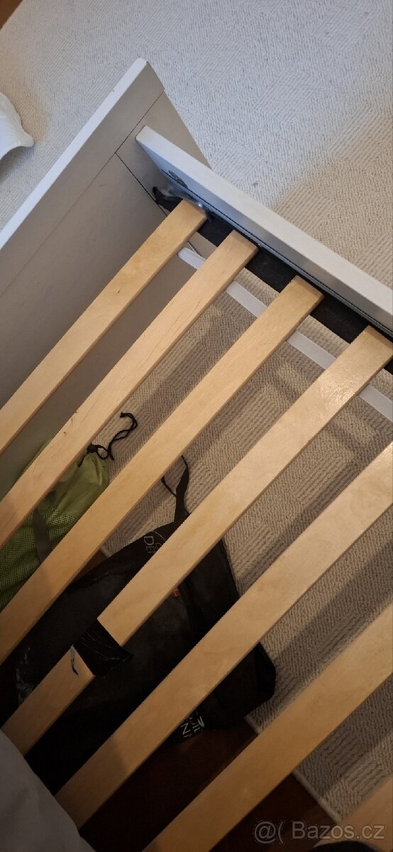 Postel Ikea Malm pro nenáročné spáče - 4