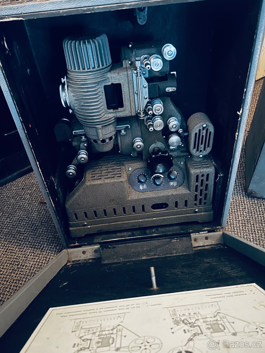 Promítačka meopta 16 mm - 4