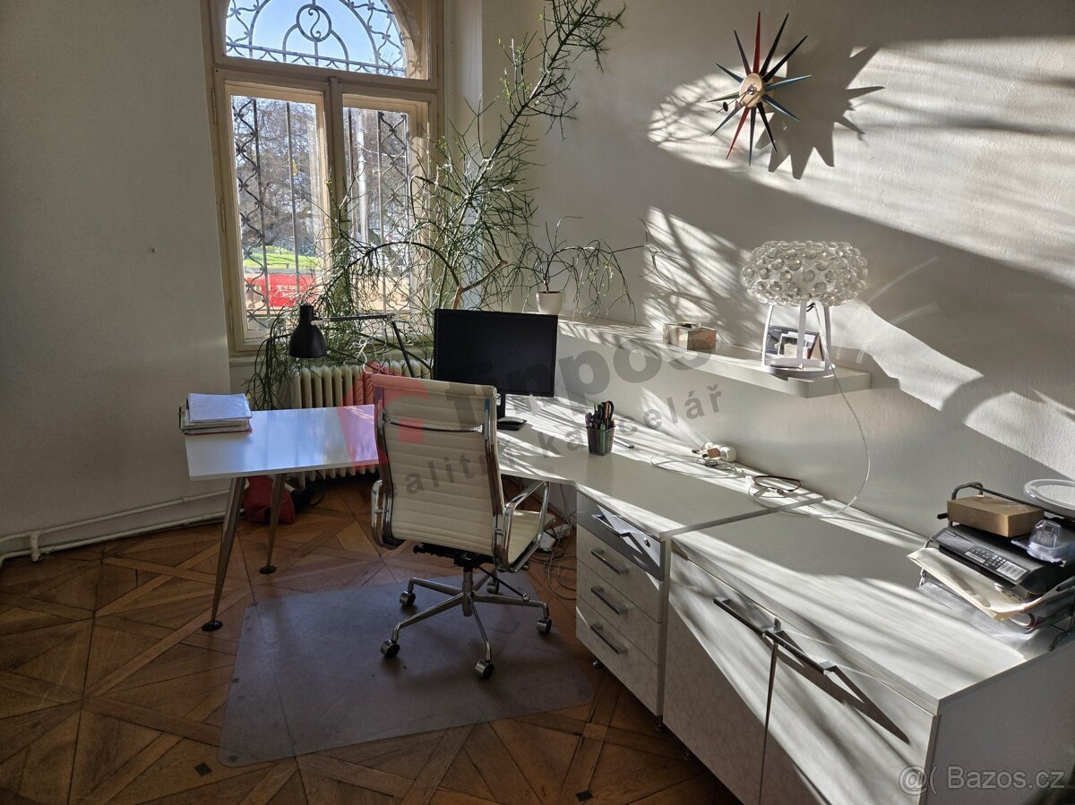 Pronájem kancelářských prostor Bolzanova - 66m2 - 4